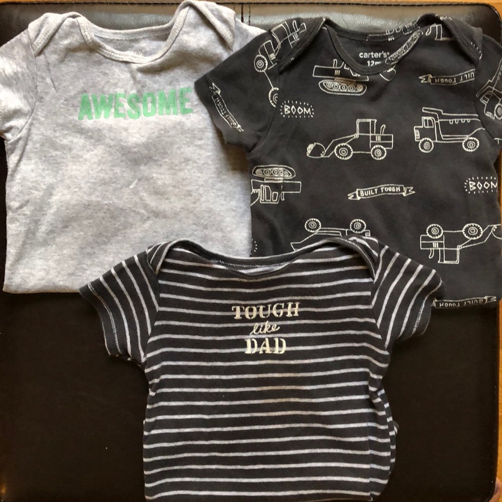Baby shortsleeved onesie